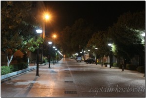 Безлюдная улица Тегерана ночью