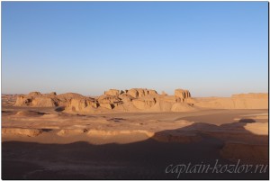 В пустыне Каллют на закате