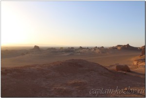 На закате в пустыне Каллют
