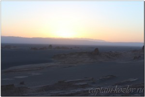 Солнце садится в пустыне Каллют