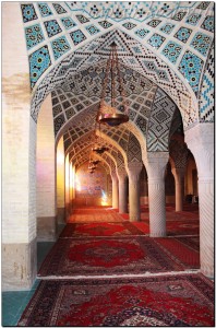 Внутри мечети Надир Аль-Мульк