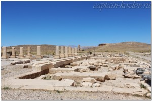 Остатки храма сорока колонн
