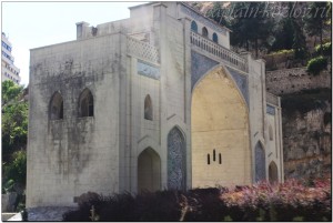 Ворота Корана на въезде в Шираз.