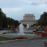 Площадь с фонтанами в центре Еревана