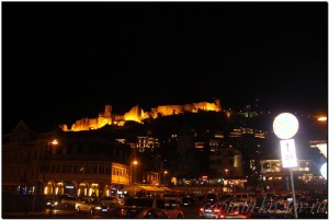 Общий вид старого Тбилиси вечером