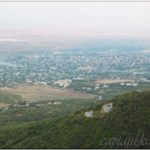 Панорамный вид на Алазанскую долину сверху. Грузия.