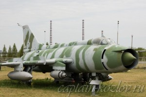 Военный самолет в техническом музее города Тольятти