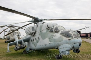Военный вертолет в техническом музее города Тольятти
