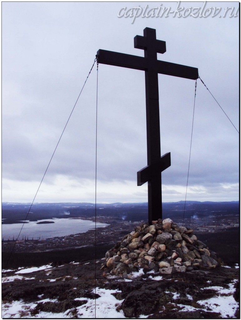 Крест на вершине крестовой горы