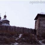 Частокол и смотровая башня Запорожской сечи. Вид снаружи