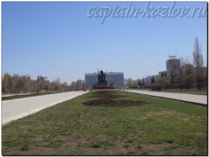 Площадь перед зданием Правительства в Перми