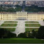 Вид на Дворец Шённбрунн и Вену