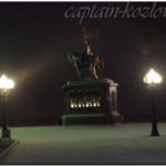Памятник князю Владимиру во Владимире вечером
