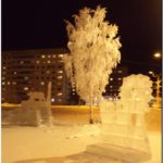 Новогодняя елка и ледяные фигуры в городе Печора. Республика Коми. 2013й год