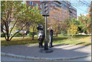 Памятник первому светофору. Город Новосибирск, 2013й год