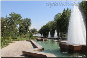 Фонтан в парке Рудаки. Душанбе. Таджикистан. Средняя Азия
