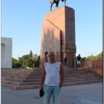 Памятник Манасу. Бишкек. Кыргызстан